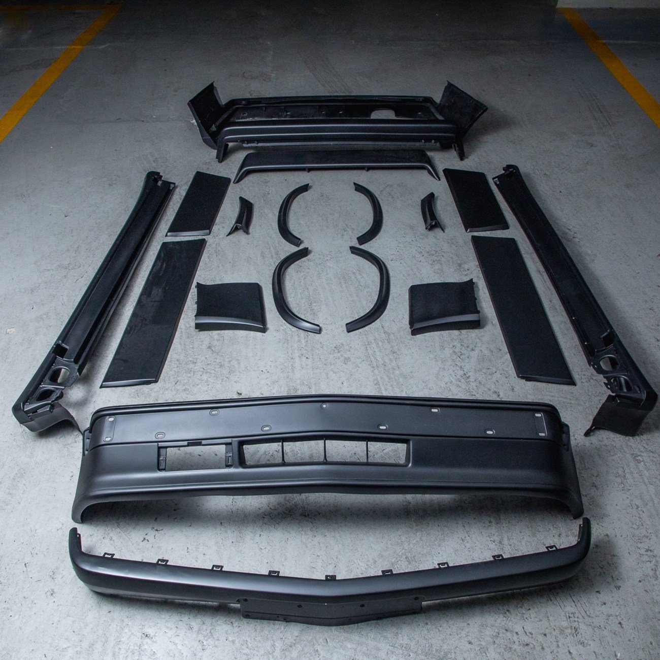 mercedes-benz-190e-2-3-16v-cosworth-body-kit-2