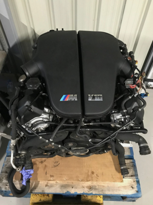 bmw-s85b50-v10-engine-2