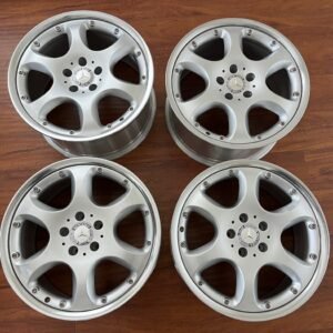 staggered-18-r129-silver-arrow-wheels