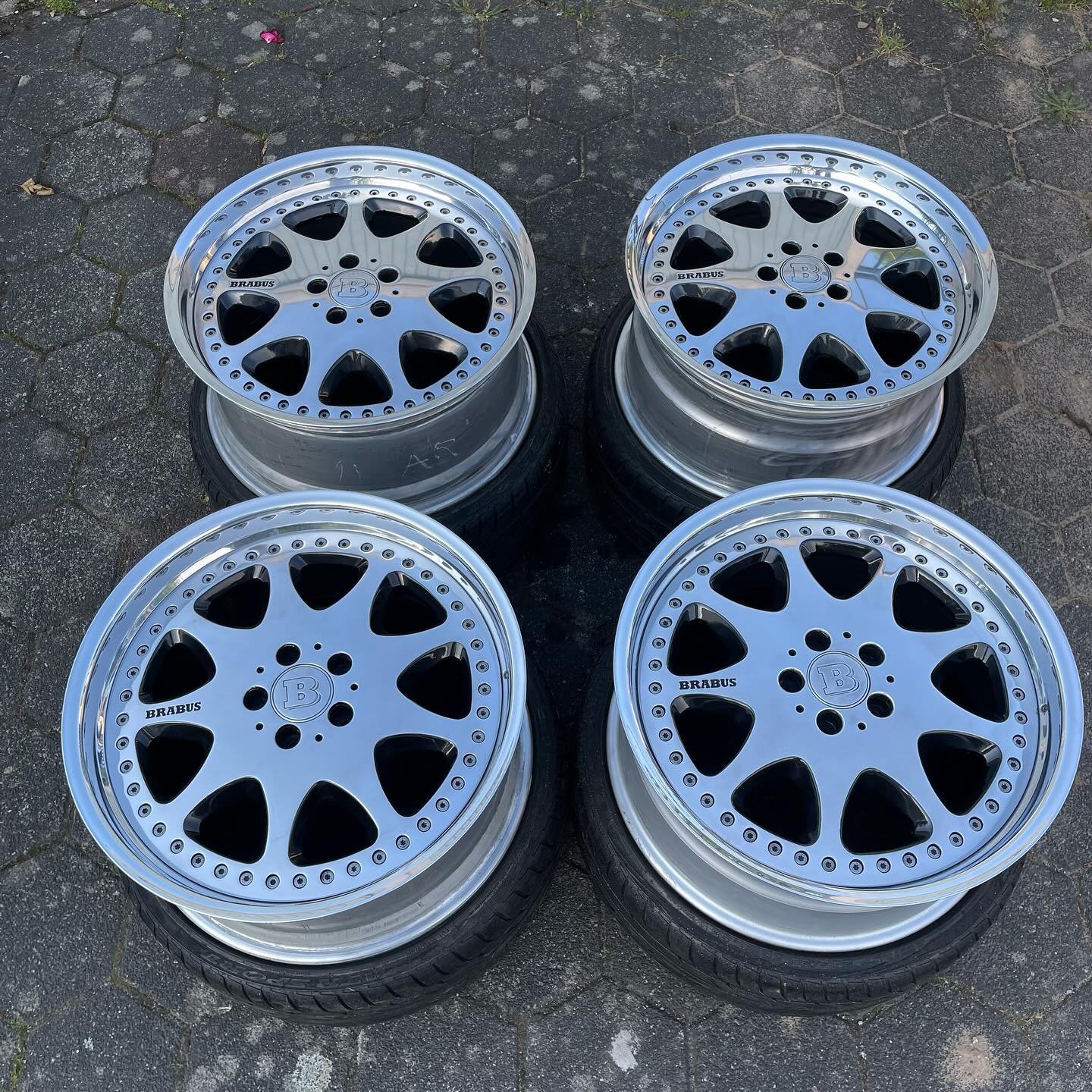 genuine-brabus-monoblock-iii-alloy-wheels