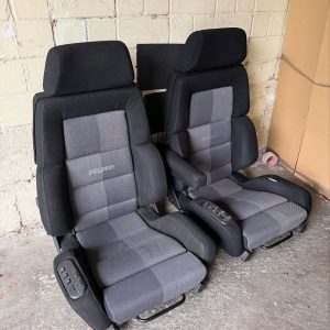 recaro-classic-seats-with-armrest