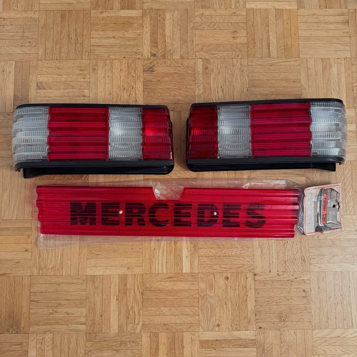 mercedes-benz-w126-c126-reflector