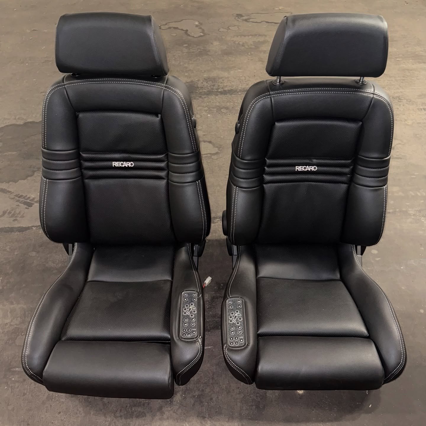 2x-recaro-dse-full-electric-seats-2