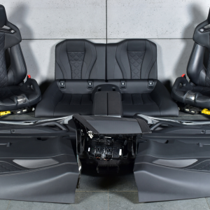 bmw-m8-competition-m-carbon-bucket-seats