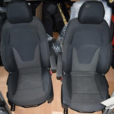 mercedes-w447-front-seats