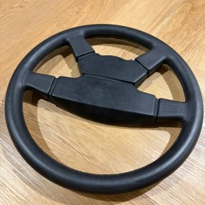 amg-momo-m38-steering-wheel