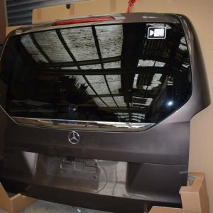 mercedes-w447-v-class-tailgate