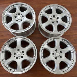 staggered-18-r129-silver-arrow-wheels-2